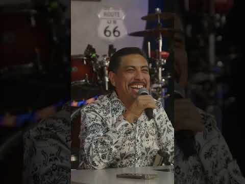 La obra detenida y los compadres bien qlos 🤣😒