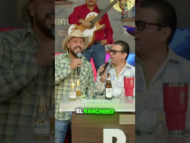 A Tito le mandaron un saludo en la radio 🤣🤠