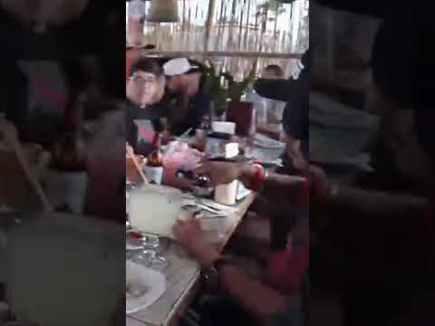 un atracon en el muchacho alegre todo el staf de  teo gonzalez mike salazar  jose luis zagar. y yop