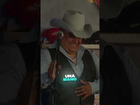 Parece muñequito de lucha libre mi compadre 🤣