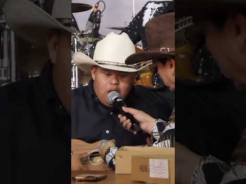 Mi compadre Panchito es un monstruo pa la musica 🤣